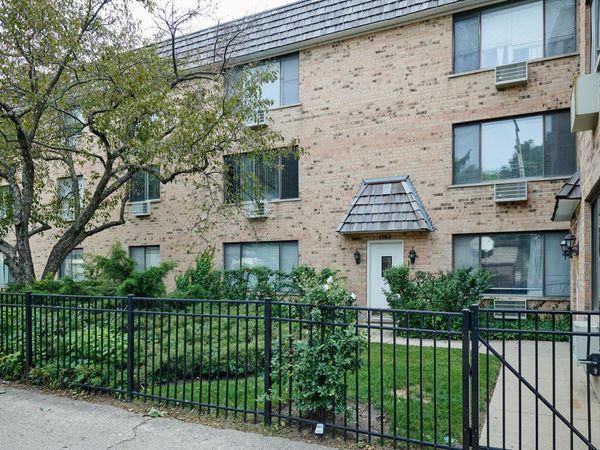 1762 W Highland Avenue , Unit 204, Chicago, IL 60660