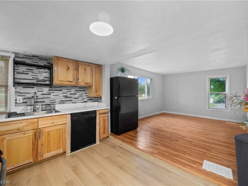 7540 State Road, Parma, OH 44134 Photo 10