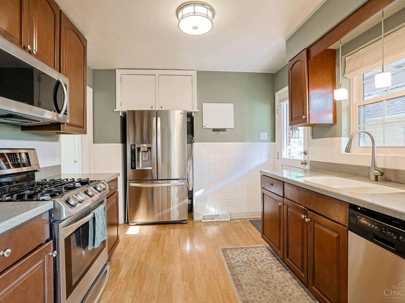 4346 Orchard Lane, Deer Park, OH 45236 Photo 12