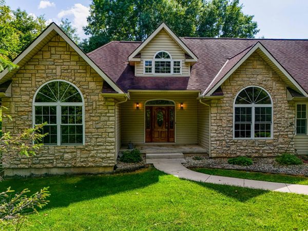 1074 Township Road 185 , Bellefontaine, OH 43311
