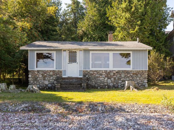 1116 Wenniway Drive, Mackinaw City, MI 49701