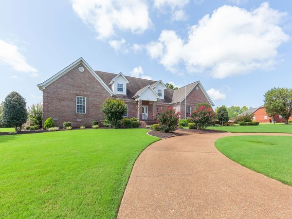 10 Bentwillow Cv , Jackson, TN 38305