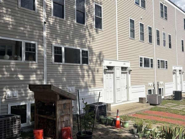 137 Glenville Ave, Unit 37, Boston, MA 02134