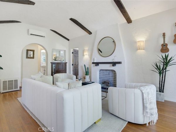 2240 Pine Avenue, Long Beach, CA 90806