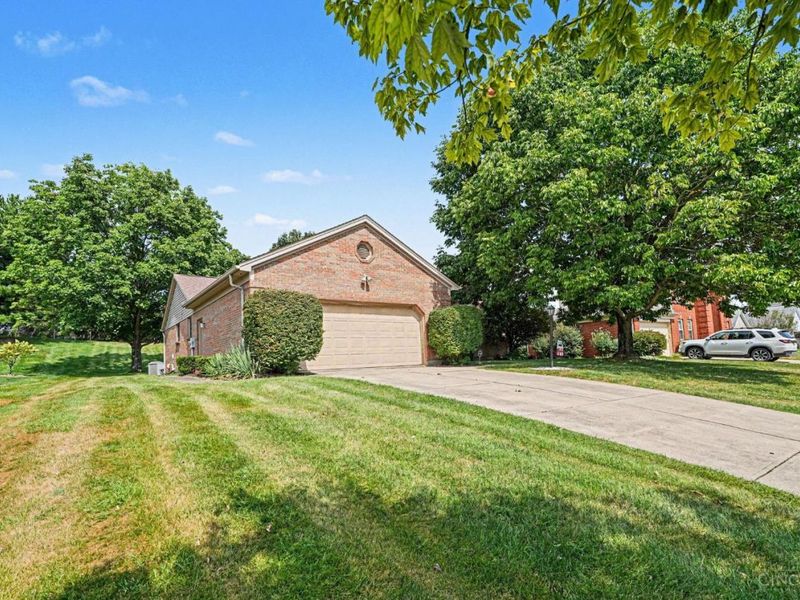 8356 Lakevalley Drive, Colerain Township, OH 45247 Photo 2
