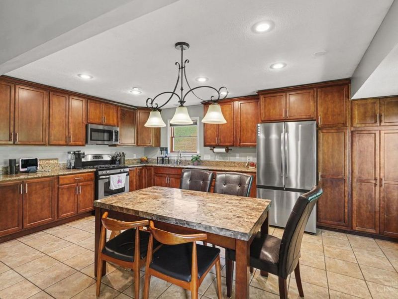 8356 Lakevalley Drive, Colerain Township, OH 45247 Photo 7