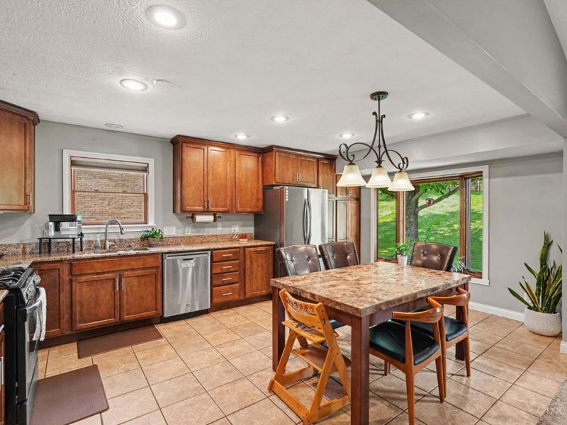 8356 Lakevalley Drive, Colerain Township, OH 45247 Photo 8