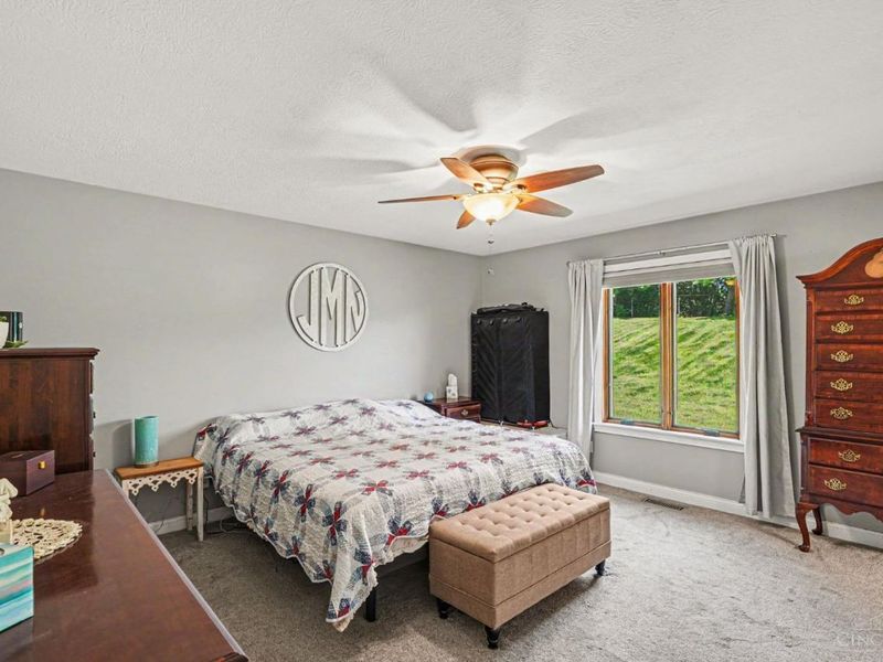 8356 Lakevalley Drive, Colerain Township, OH 45247 Photo 9