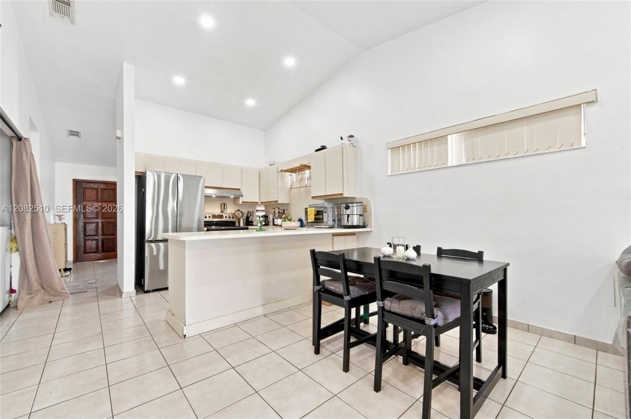 7330 W 30th Ave, Hialeah, FL 33018 Photo