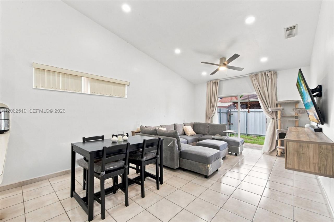 7330 W 30th Ave, Hialeah, FL 33018 Photo