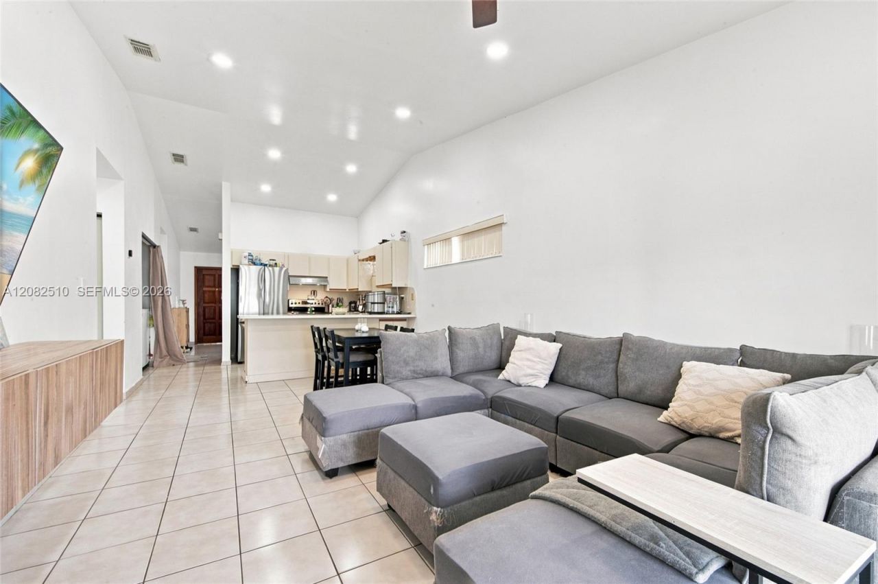 7330 W 30th Ave, Hialeah, FL 33018 Photo