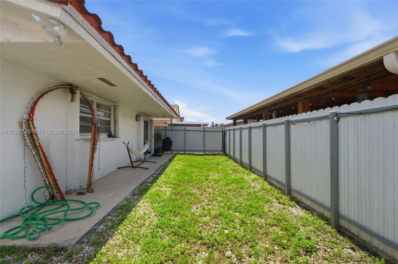 7330 W 30th Ave, Hialeah, FL 33018 Photo