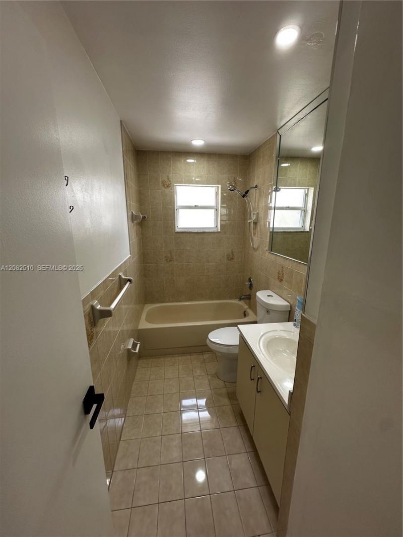 7330 W 30th Ave, Hialeah, FL 33018 Photo