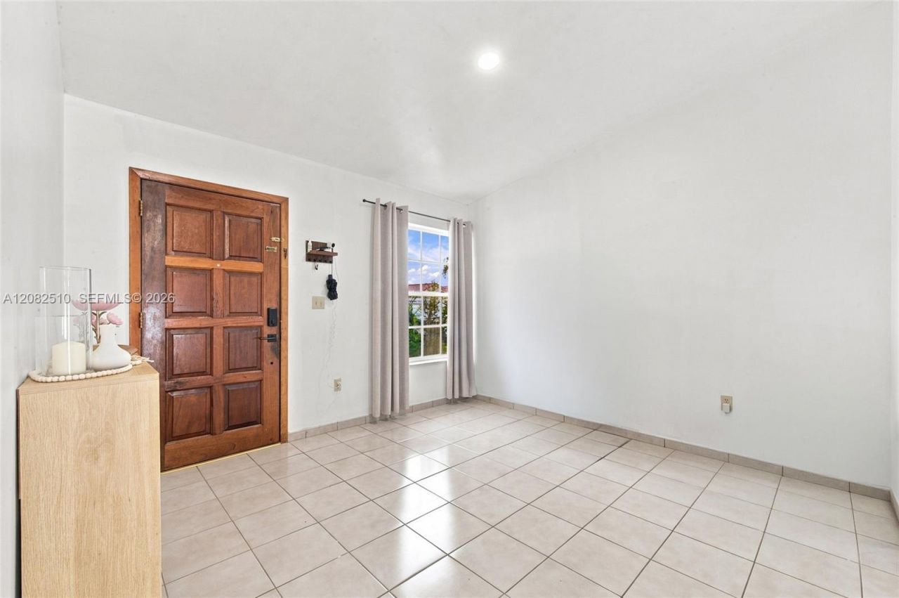 7330 W 30th Ave, Hialeah, FL 33018 Photo