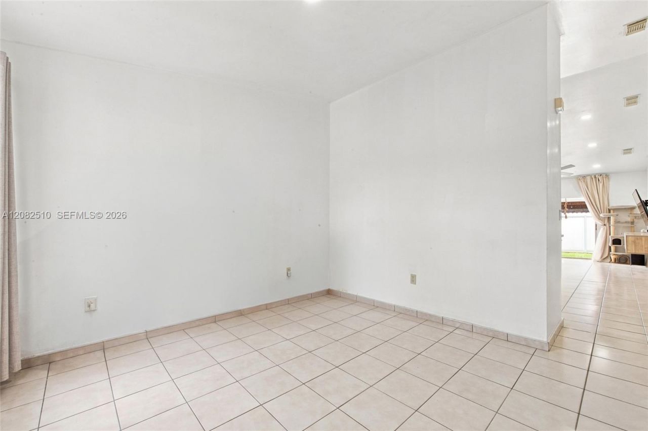 7330 W 30th Ave, Hialeah, FL 33018 Photo