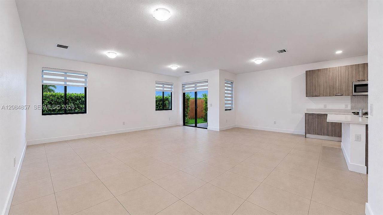 15811 SW 136th Ter, Miami, FL 33196 Photo