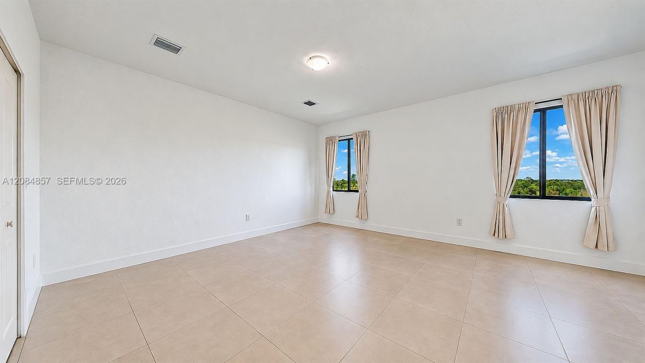 15811 SW 136th Ter, Miami, FL 33196 Photo