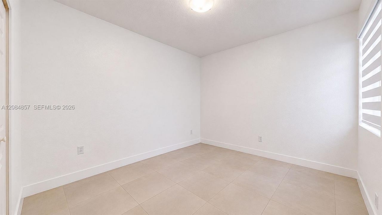 15811 SW 136th Ter, Miami, FL 33196 Photo