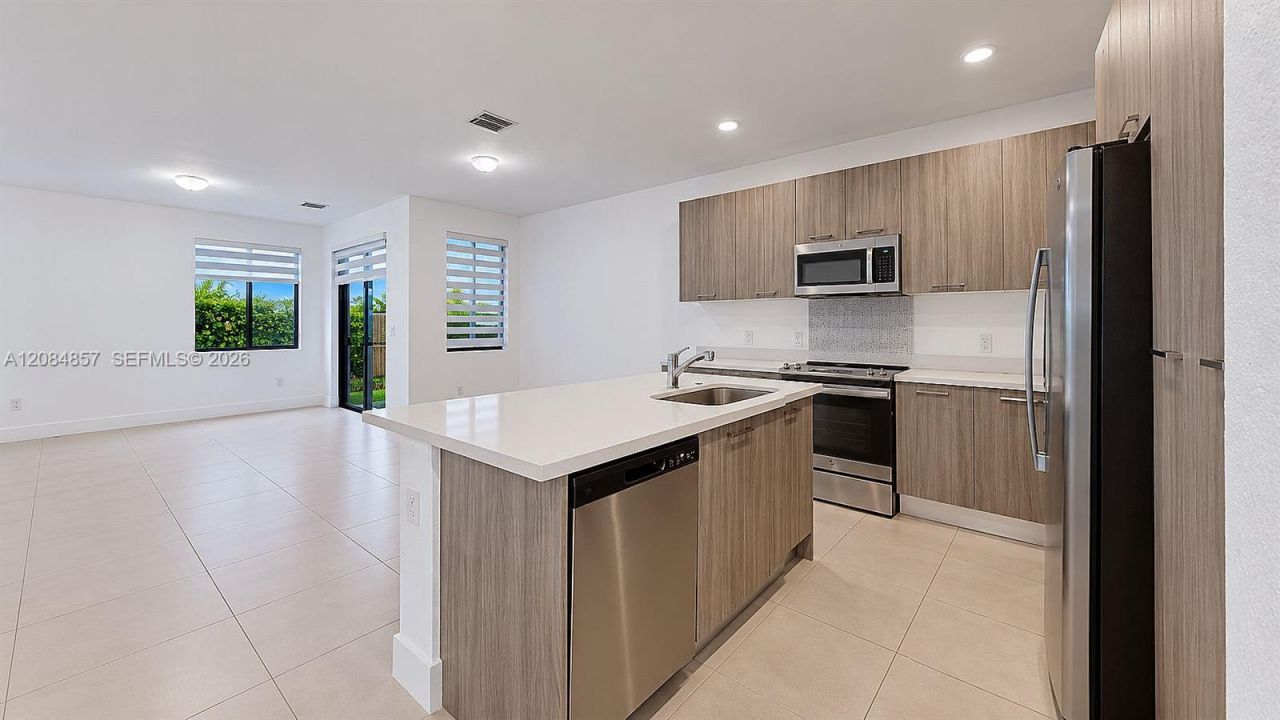 15811 SW 136th Ter, Miami, FL 33196 Photo