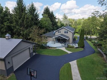 7422 Back Creek Road , Hamburg, NY 14075