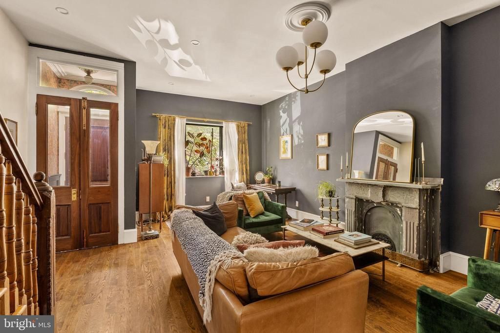 1321 S 6th Street, Philadelphia, PA 19147 Main Photo