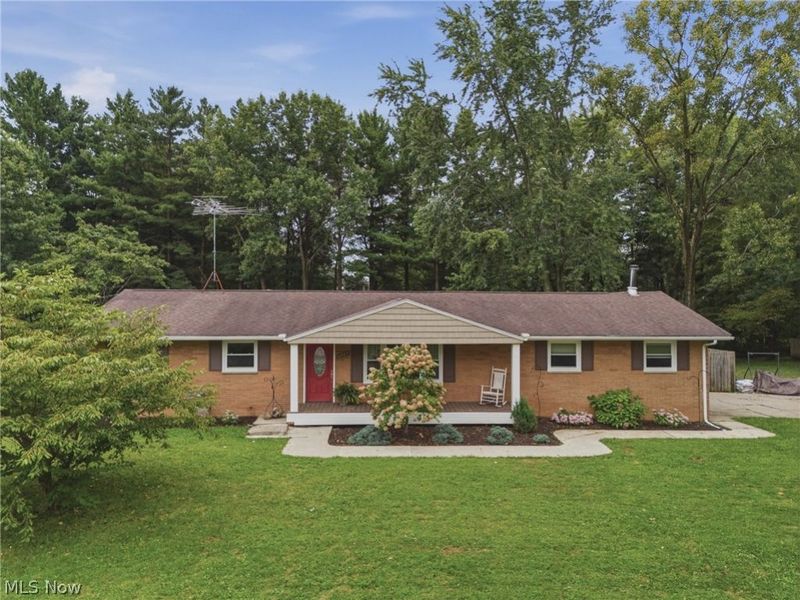 6084 Peach Street, Louisville, OH 44641 Photo 1