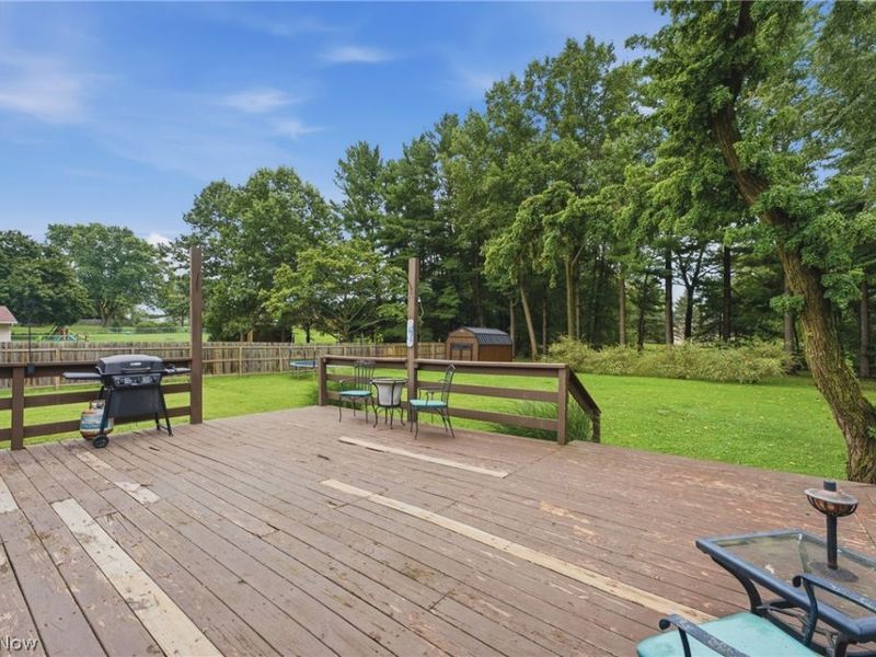 6084 Peach Street, Louisville, OH 44641 Photo 14