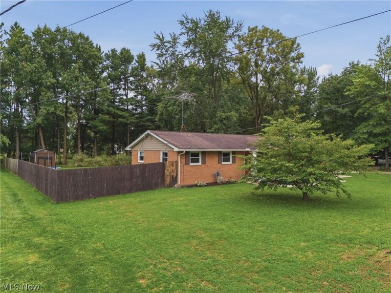 6084 Peach Street, Louisville, OH 44641 Photo 2