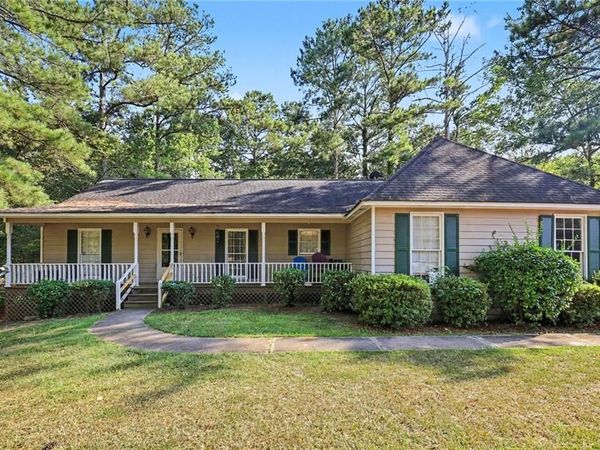 1624 Carriage Hills Drive , Griffin, GA 30224