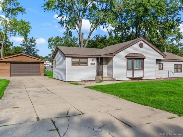 10334 S 74th Avenue , Palos Hills, IL 60465