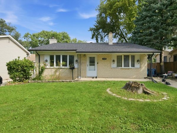 132 E Montana Avenue , Glendale Heights, IL 60139