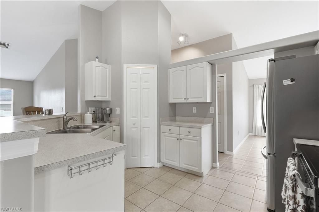 413 NW 17th Pl, Cape Coral, FL 33993 Photo