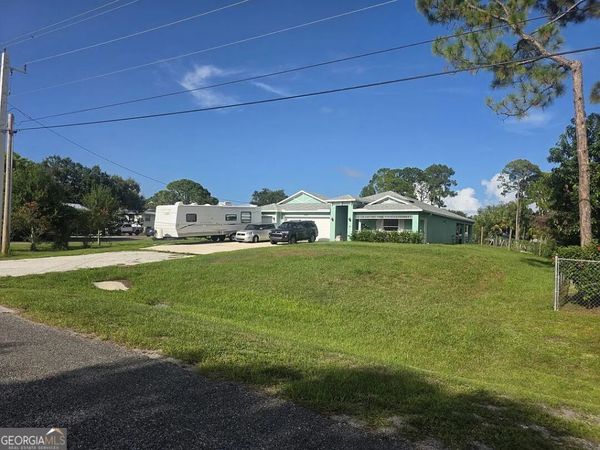 5602 Silver Oak Drive, Fort Pierce, FL 34982