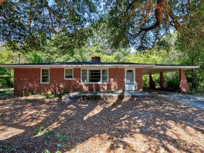 207 Hampton Street E, Bethune, SC 29009