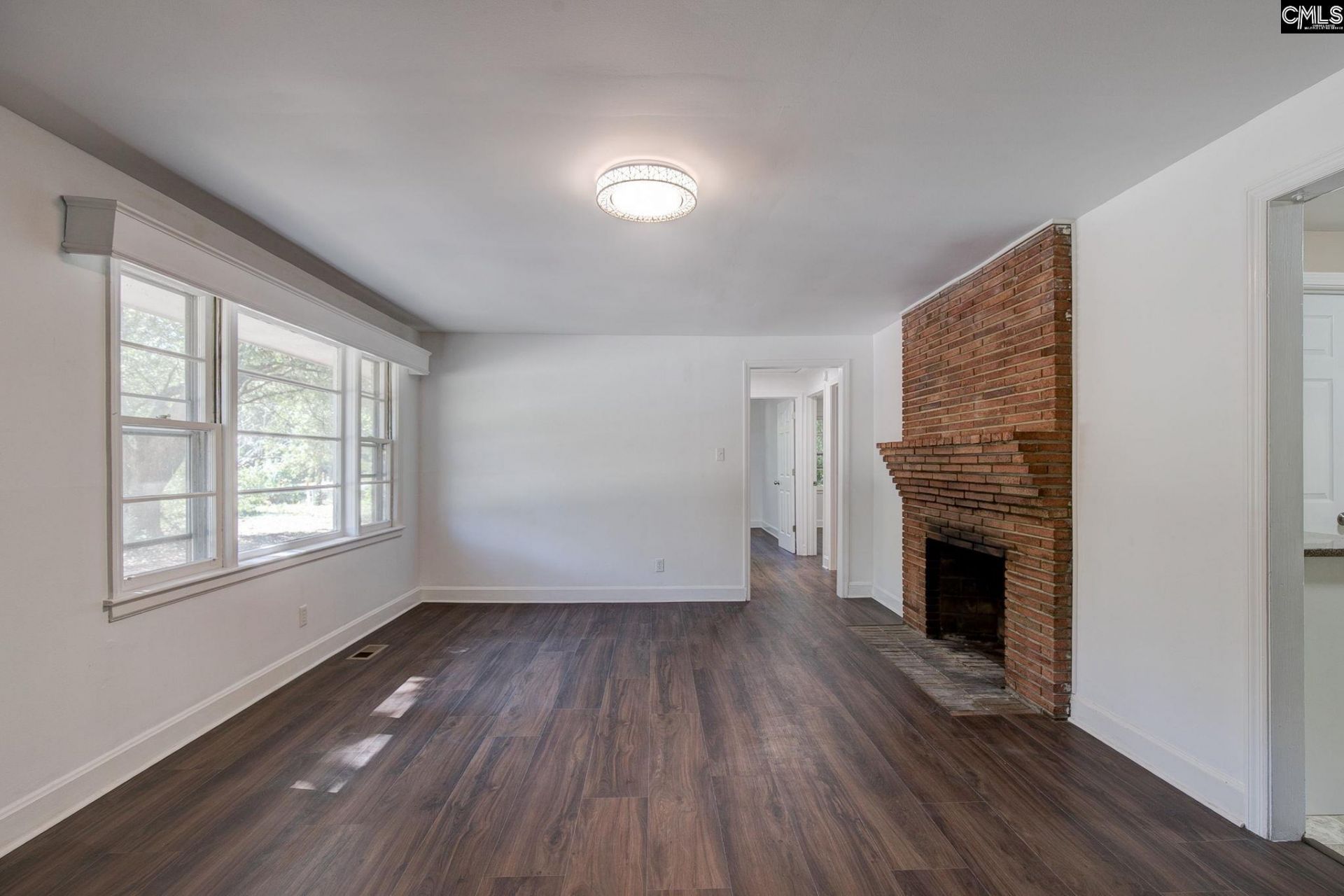 207 Hampton Street E Photo 15