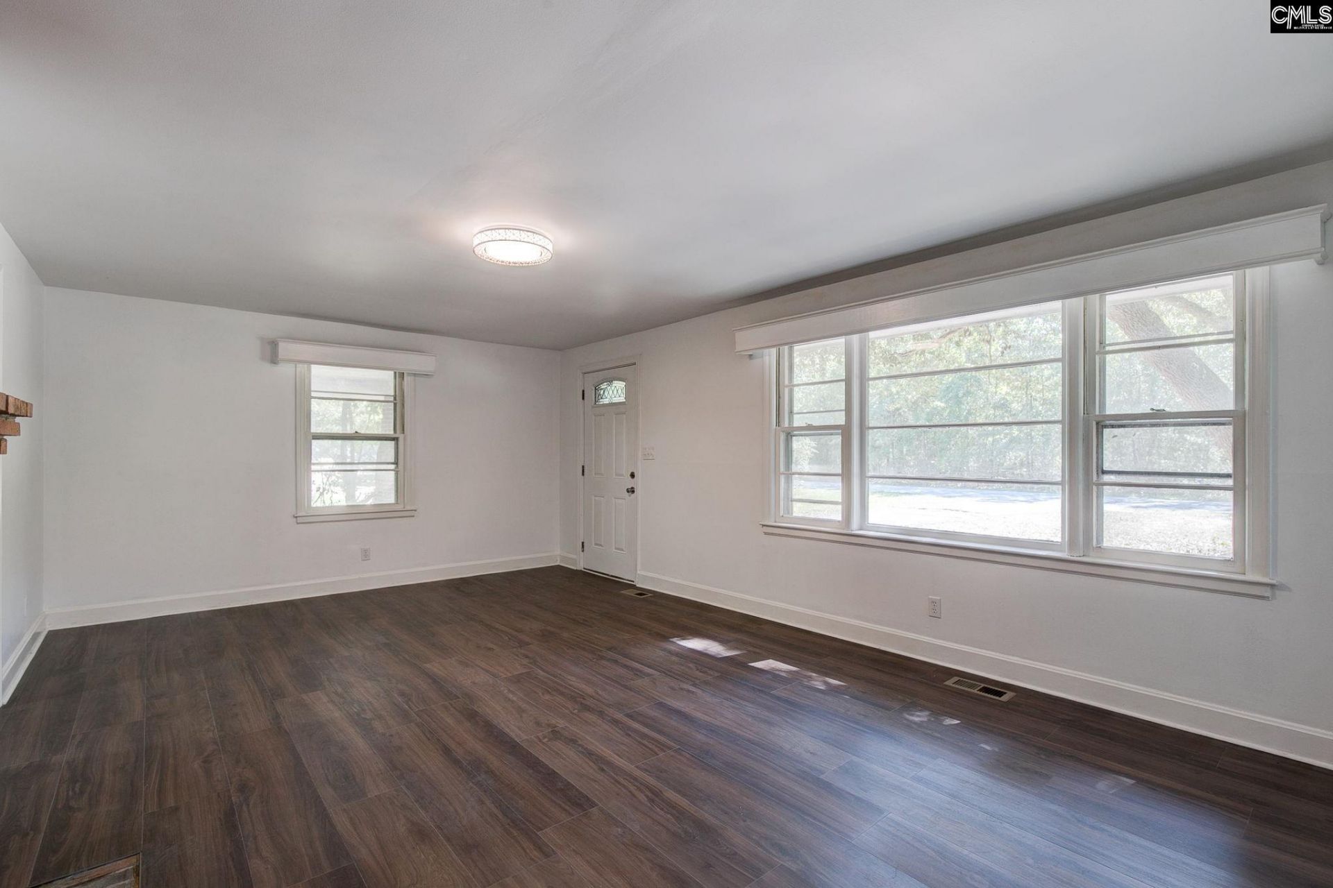 207 Hampton Street E Photo 16