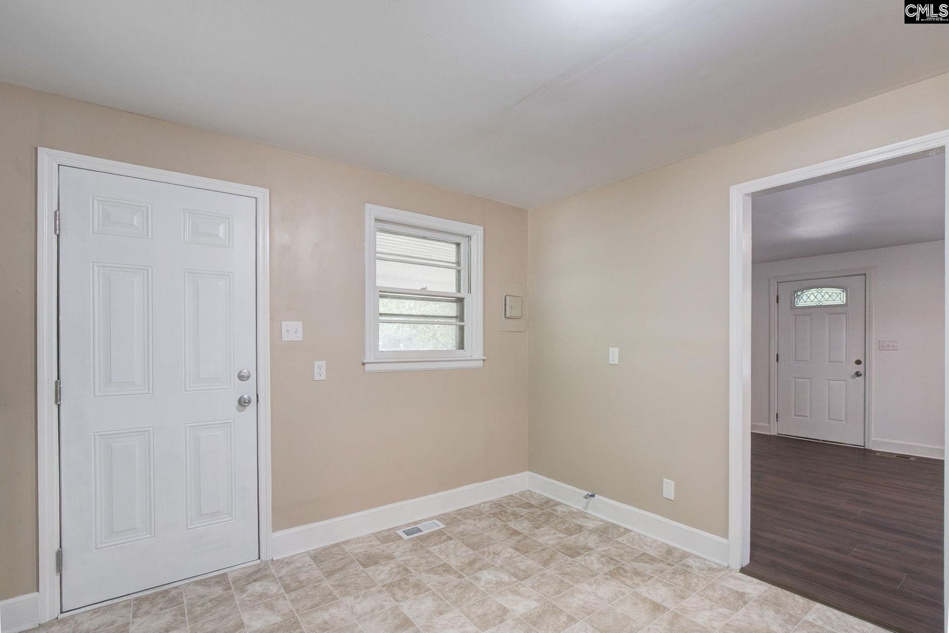 207 Hampton Street E Photo 18