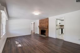 207 Hampton Street E photo 4