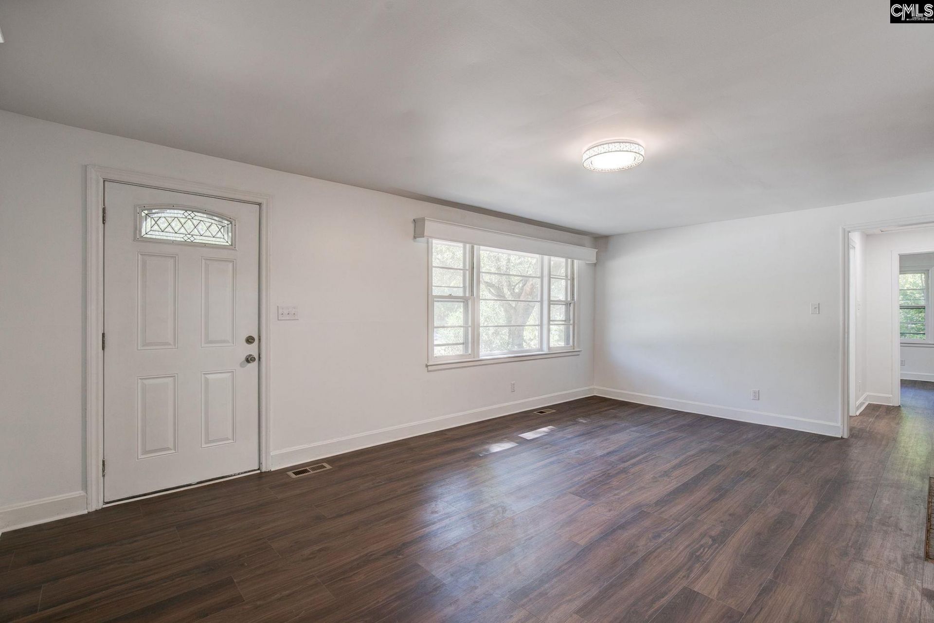 207 Hampton Street E Photo 5