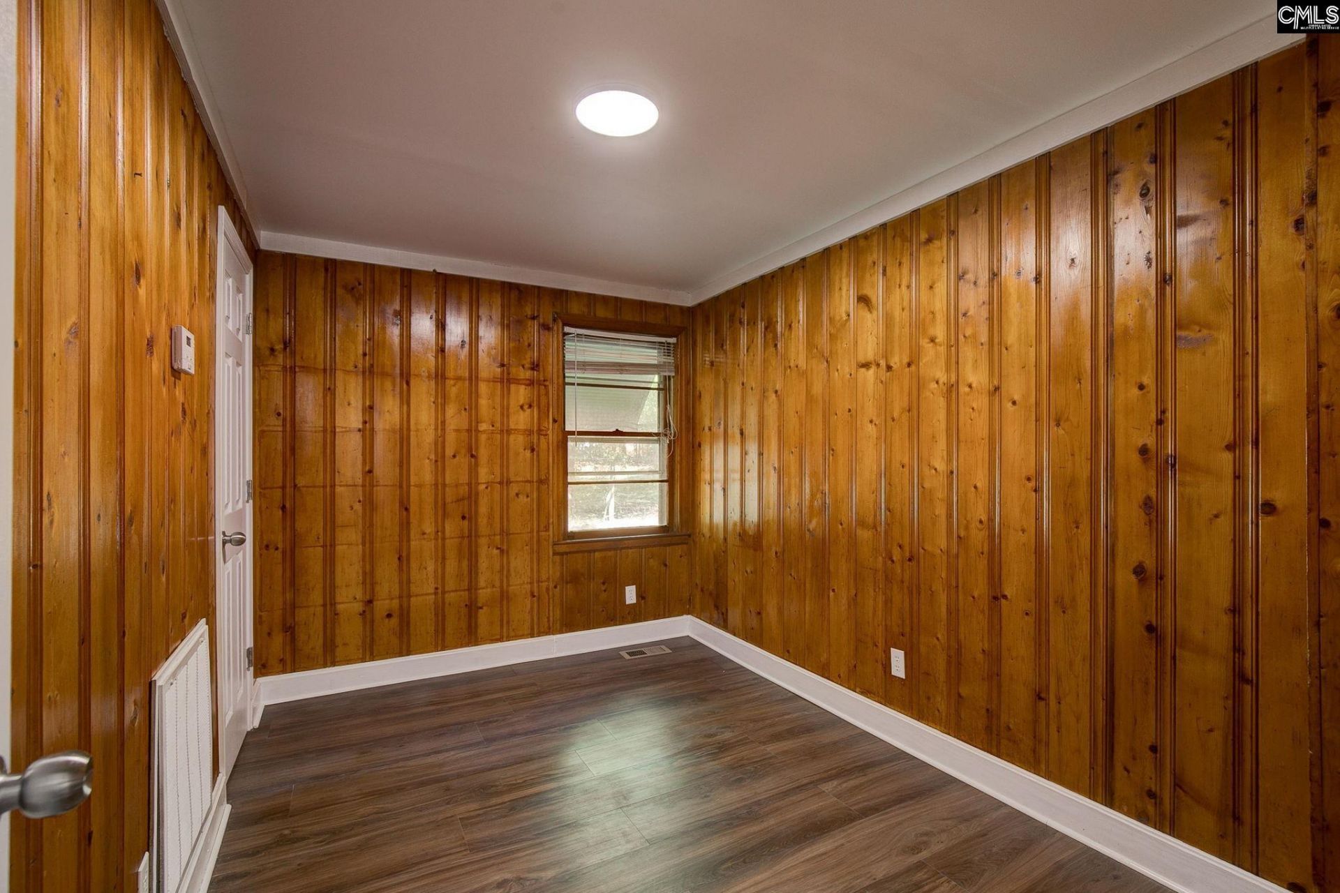 207 Hampton Street E Photo 8