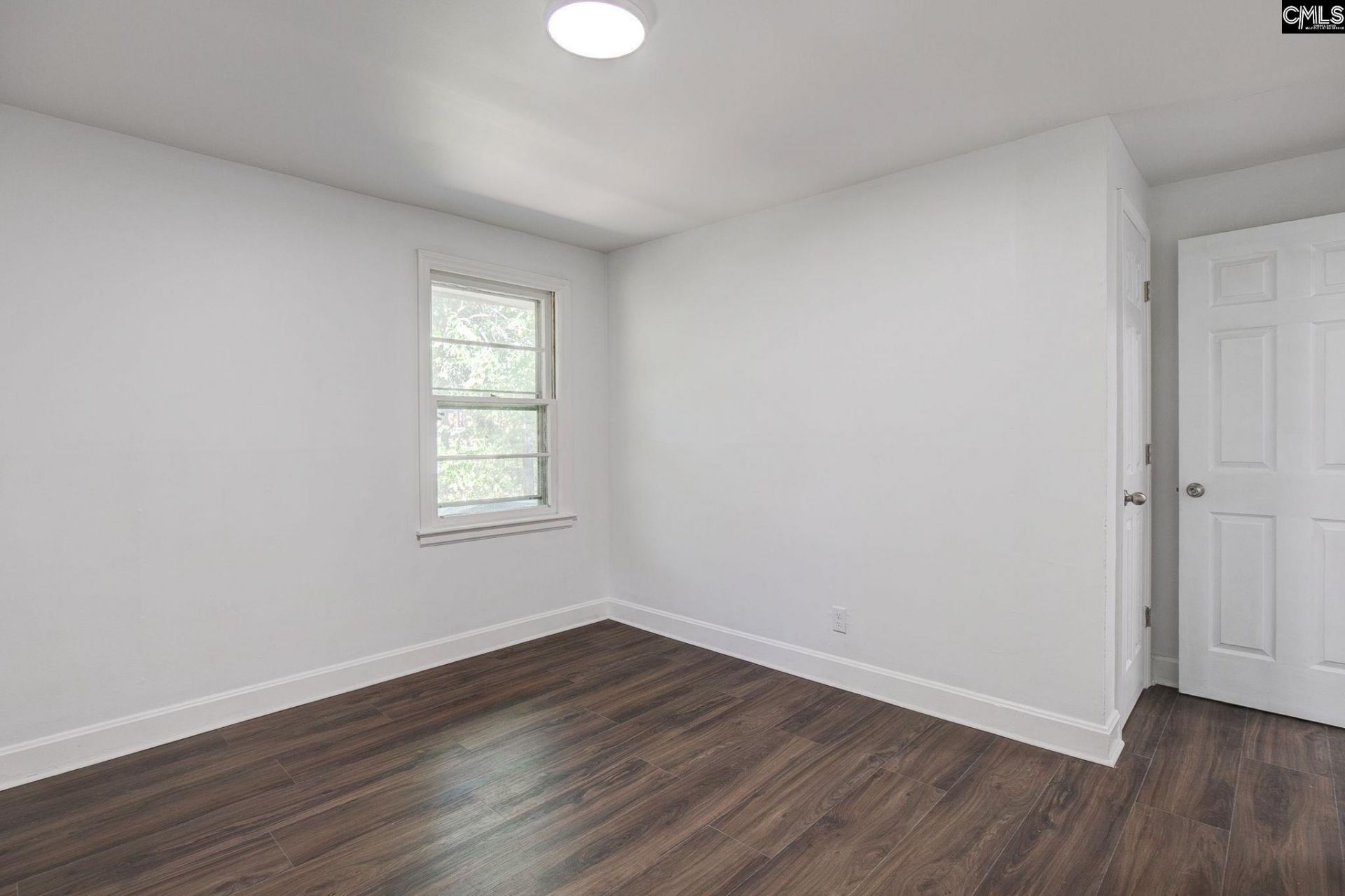 207 Hampton Street E Photo 9
