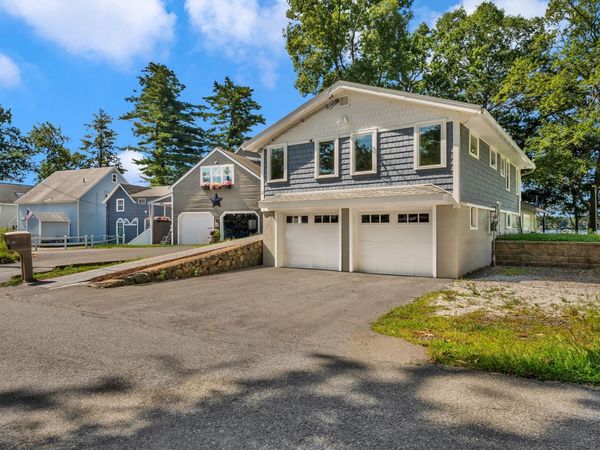 22 Lake Attitash Rd, Amesbury, MA 01913