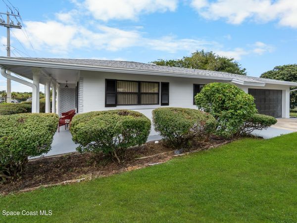 1481 Derbyshire Road , Daytona Beach, FL 32117