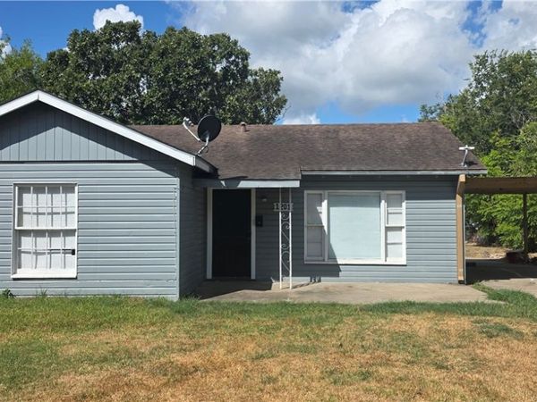 1201 La Valliere Street, Victoria, TX 77901