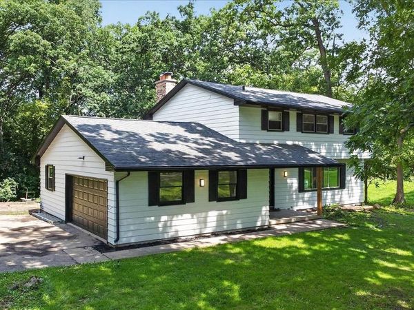 2658 Oak Crest Circle, Sun Prairie, WI 53590