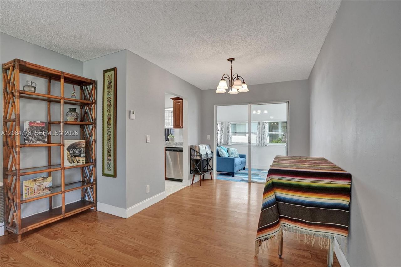 2083 SW 13th Ave, Boynton Beach, FL 33426 Photo