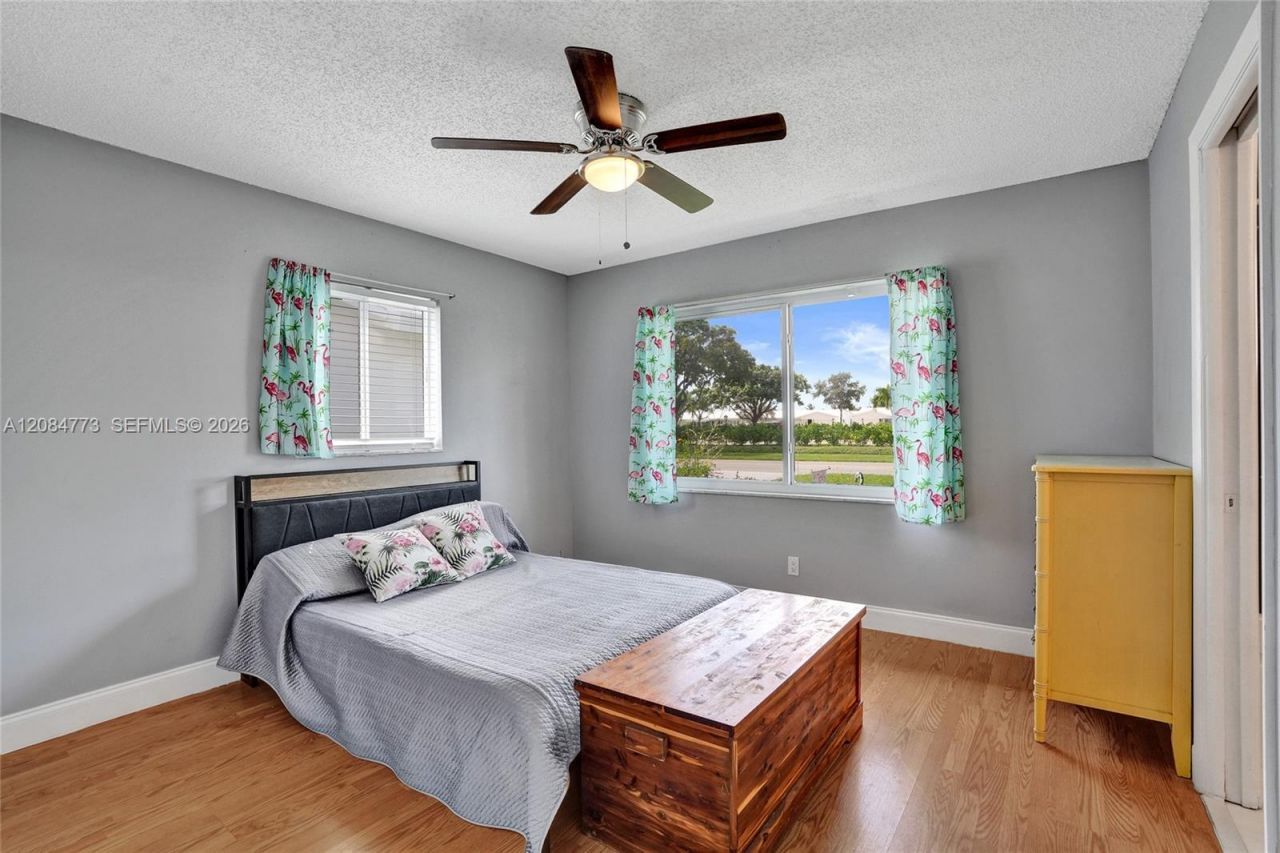 2083 SW 13th Ave, Boynton Beach, FL 33426 Photo
