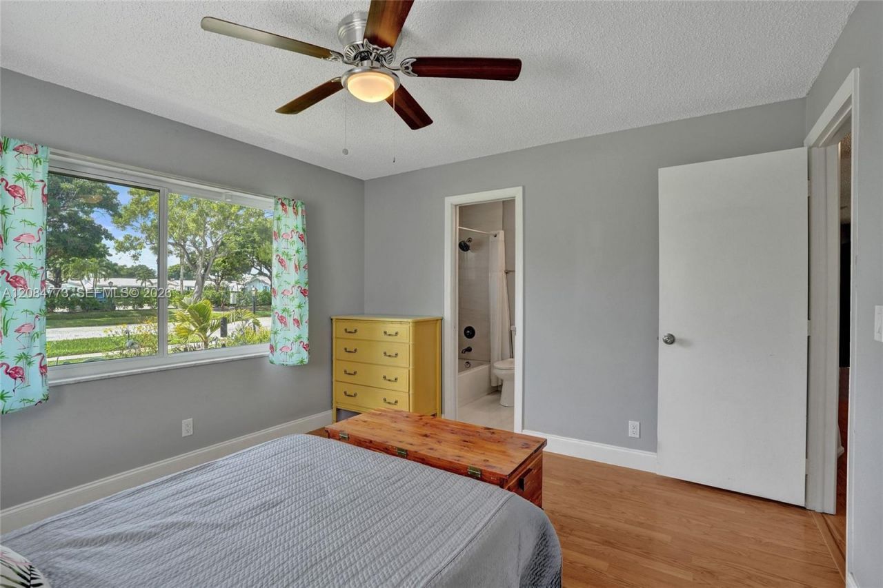 2083 SW 13th Ave, Boynton Beach, FL 33426 Photo