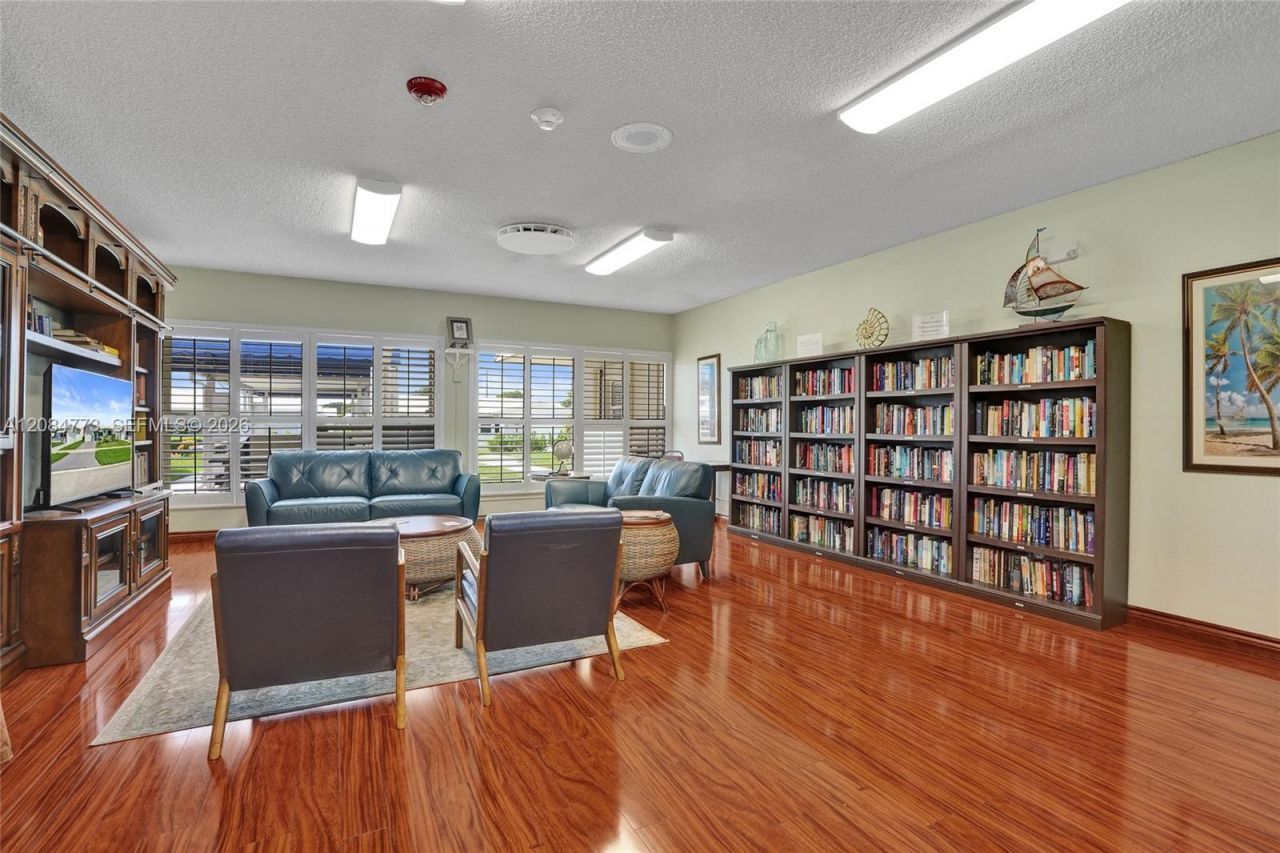 2083 SW 13th Ave, Boynton Beach, FL 33426 Photo