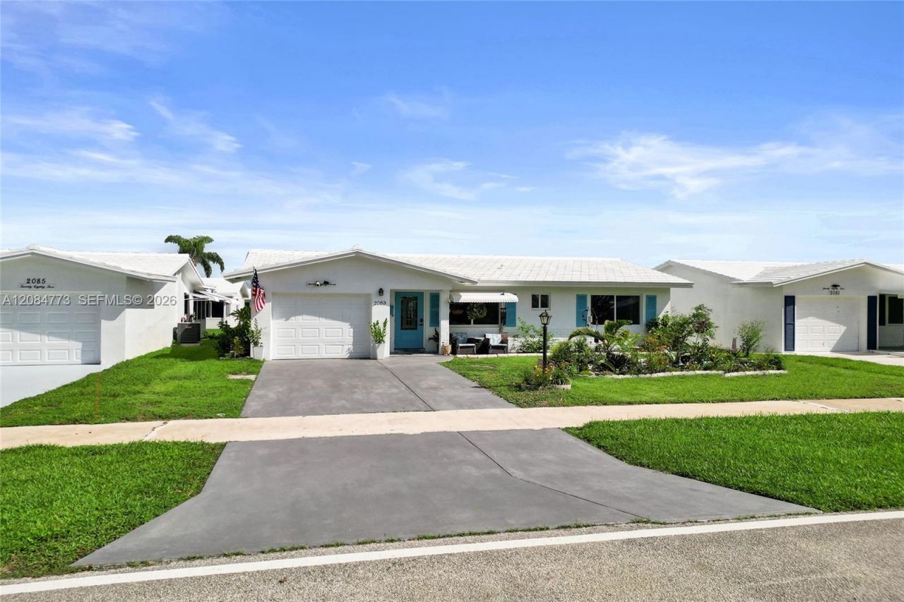 2083 SW 13th Ave, Boynton Beach, FL 33426 Photo